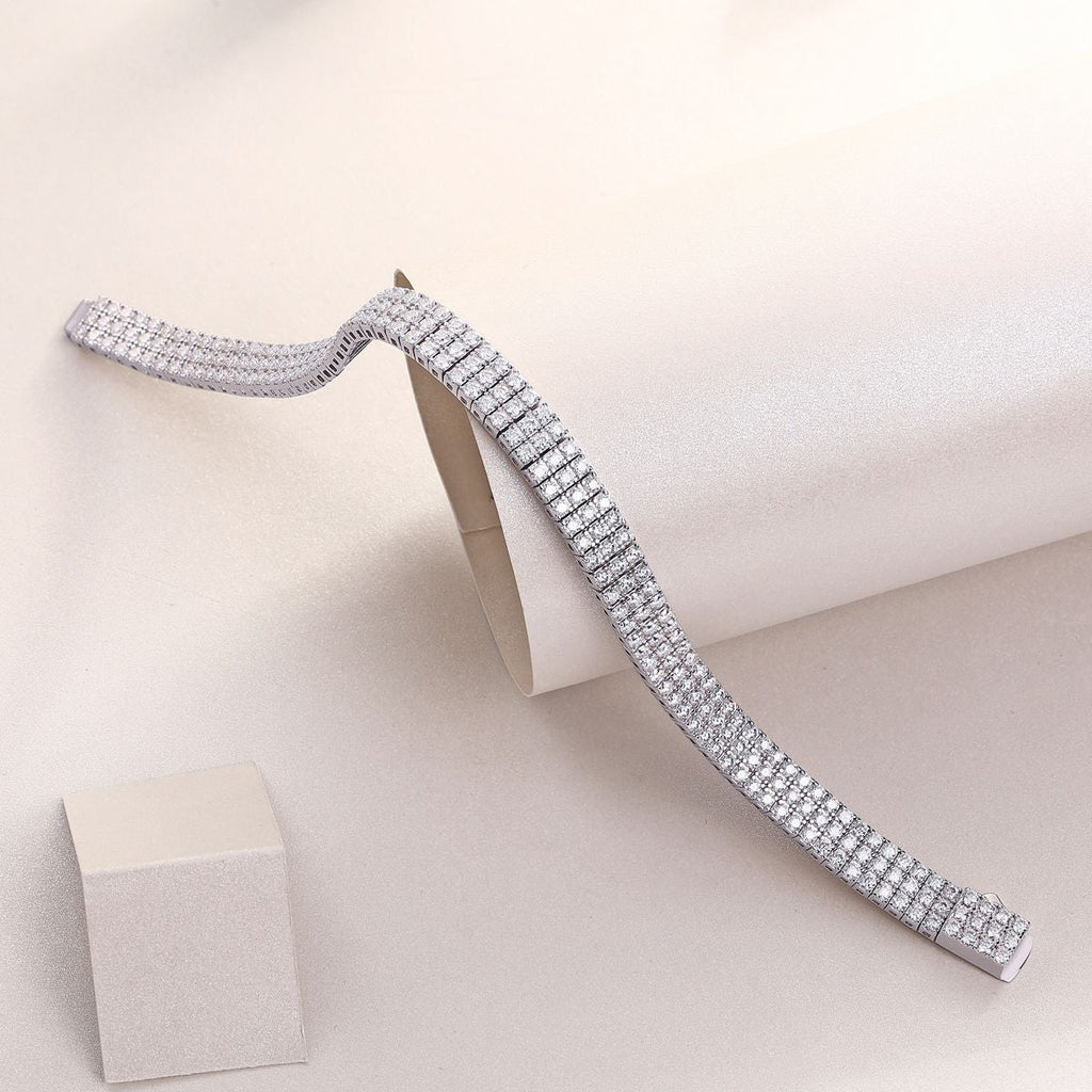 Chain of Brilliance - Made of morganite, 925 sterling silver and platinum-plated diamonds, it is a fashionable jewelry bracelet and a luxurious silver accessory. - MC Online