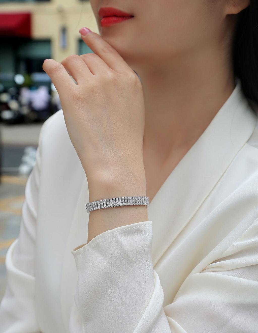 Chain of Brilliance - Made of morganite, 925 sterling silver and platinum-plated diamonds, it is a fashionable jewelry bracelet and a luxurious silver accessory. - MC Online