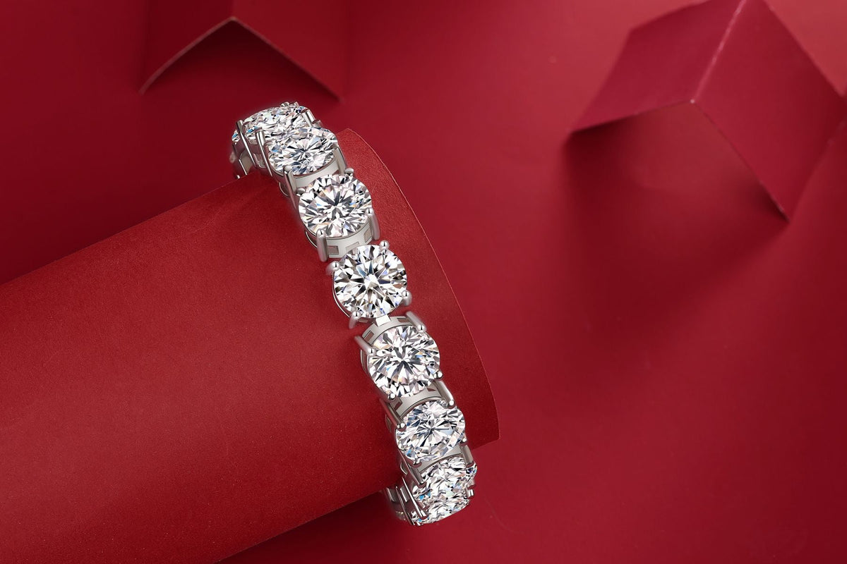 Half-summer brilliance - Made of morganite, 925 sterling silver and platinum-plated diamonds, it is a fashionable jewelry bracelet and a luxurious silver accessory. - MC Online