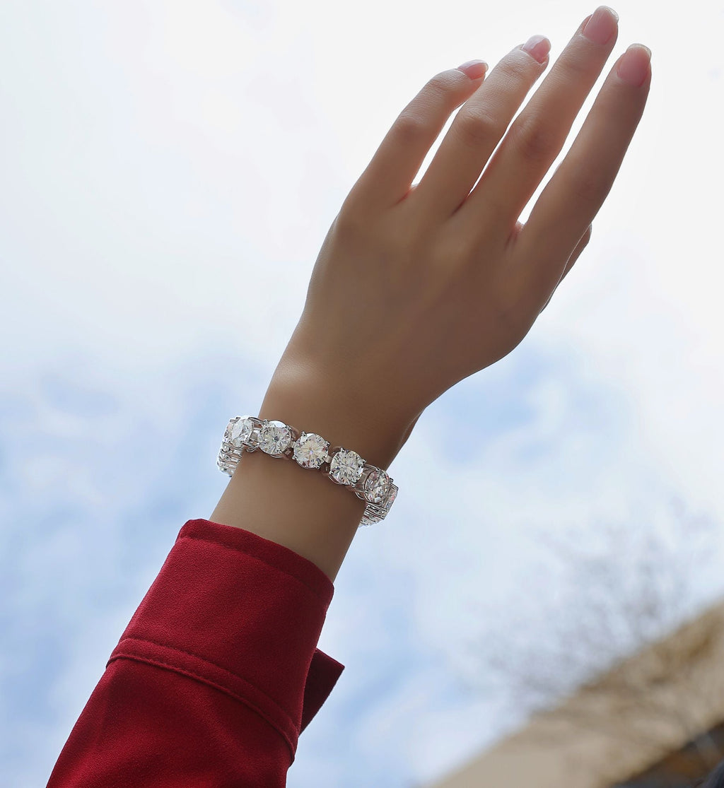 Half-summer brilliance - Made of morganite, 925 sterling silver and platinum-plated diamonds, it is a fashionable jewelry bracelet and a luxurious silver accessory. - MC Online