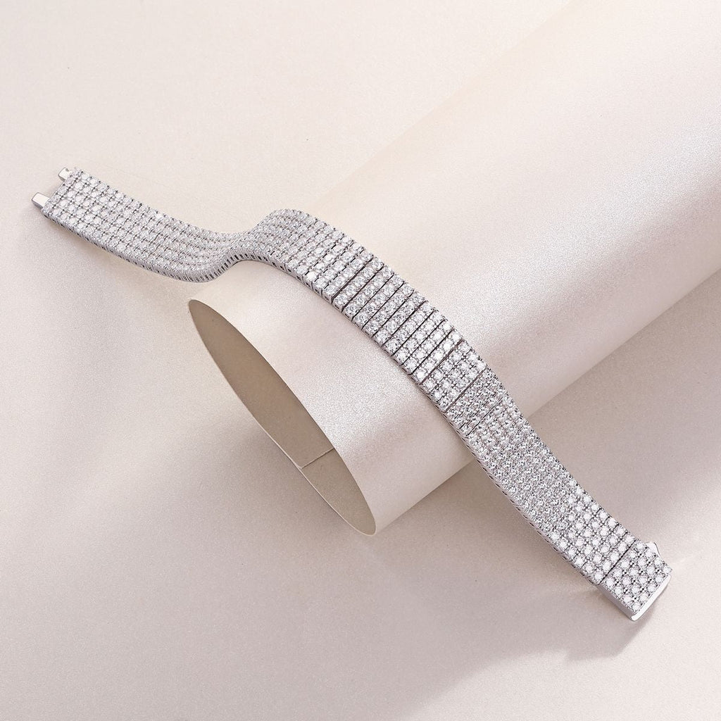 Radiant Simplicity - Made of morganite, 925 sterling silver and platinum-plated diamonds, it is a fashionable jewelry bracelet and a luxurious silver accessory. - MC Online