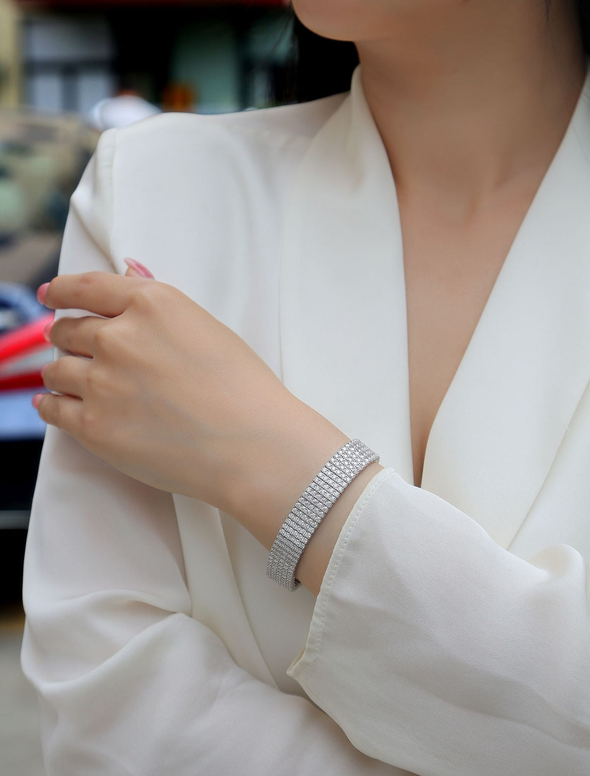 Radiant Simplicity - Made of morganite, 925 sterling silver and platinum-plated diamonds, it is a fashionable jewelry bracelet and a luxurious silver accessory. - MC Online