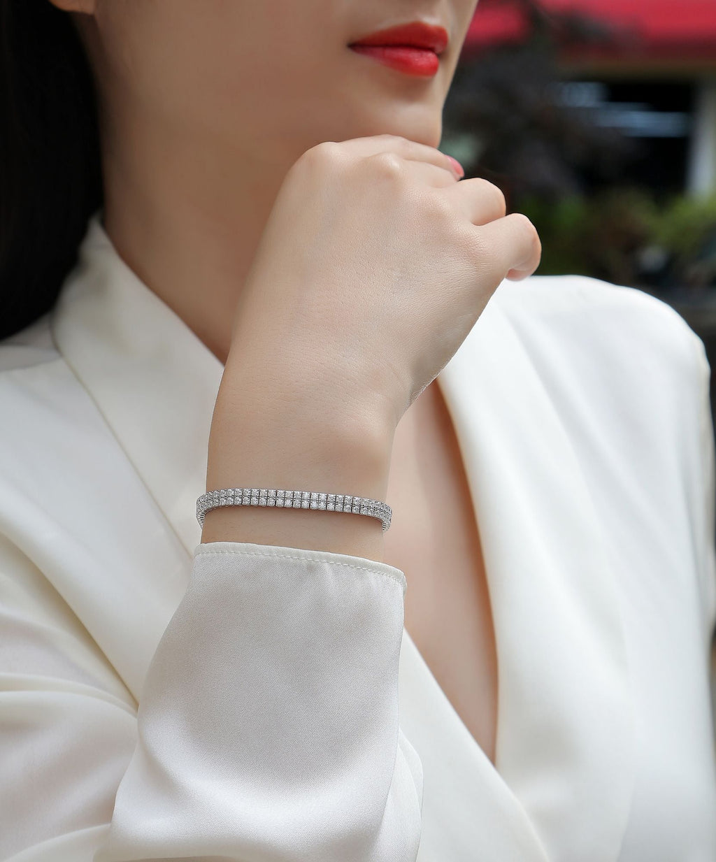 Scattered like stars - Made of morganite, 925 sterling silver and platinum-plated diamonds, it is a fashionable jewelry bracelet and a luxurious silver accessory. - MC Online
